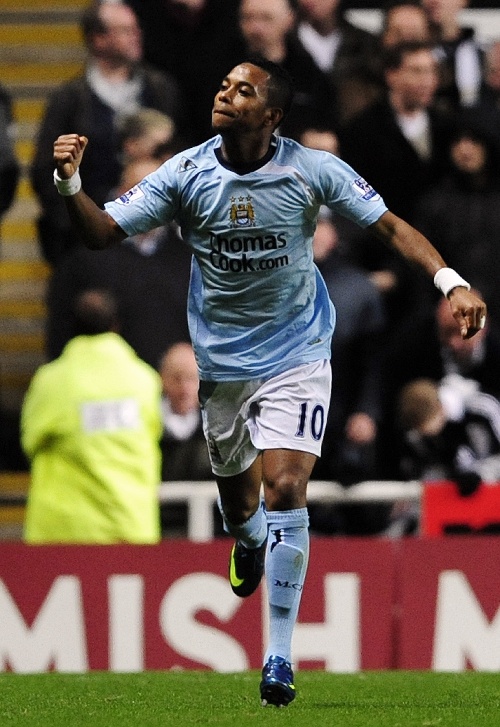 每体：巴萨冬窗优先考虑租借中卫，或者1月可自由离队的目标（每体：巴萨冬窗补强中卫以租借为先，同时关注1月可自由离队的球员）