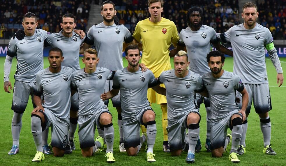 首秀惊艳！江苏外援爱德华兹&亨特合砍51分（江苏双外援首战发威：爱德华兹与亨特合砍51分）