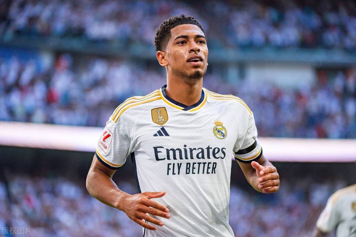 皇马近5场西甲1胜3平1负丢掉9分，从领先巴萨5分到落后4分（近5轮西甲皇马仅取1胜3平1负，痛失9分，领先巴萨5分变为落后4分）