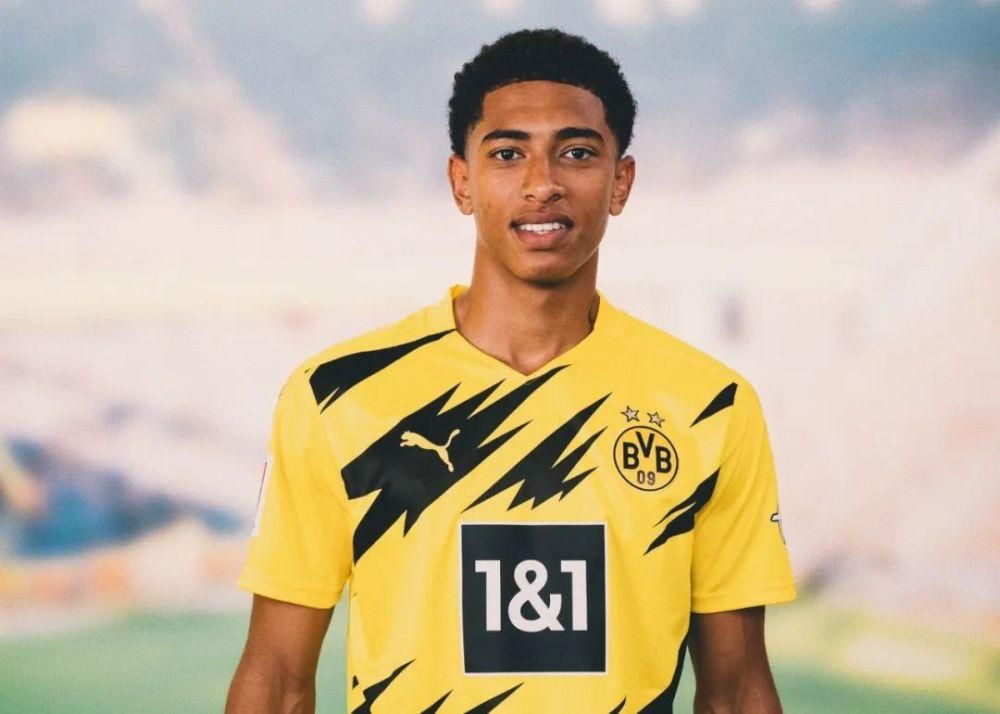 世体：皇马想让阿隆索带队踢西超杯，这个计划已酝酿许久（世体：皇马拟由阿隆索执掌球队征战西超杯，此方案已筹划多时）