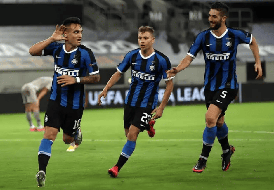 博涅克：莱万是过去二三十年里世界上最好的九号球员（博涅克：莱万堪称近二三十年世界最佳中锋）