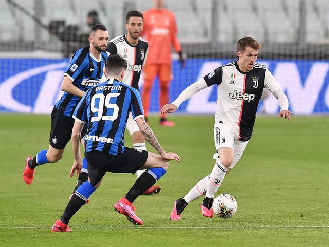 罗马诺：莱万不在迈阿密国际2026年的引援候选名单中（罗马诺：莱万未列入迈阿密国际2026年引援名单）