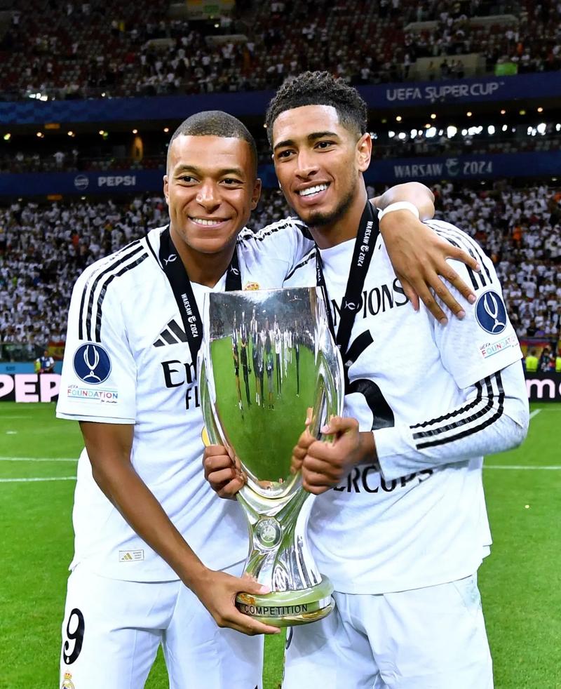 每体：库库离开巴萨因为不被信任，巴尔韦德当时看好米兰达（每体：缺乏信任促使库库离开巴萨，巴尔韦德当年更青睐米兰达）