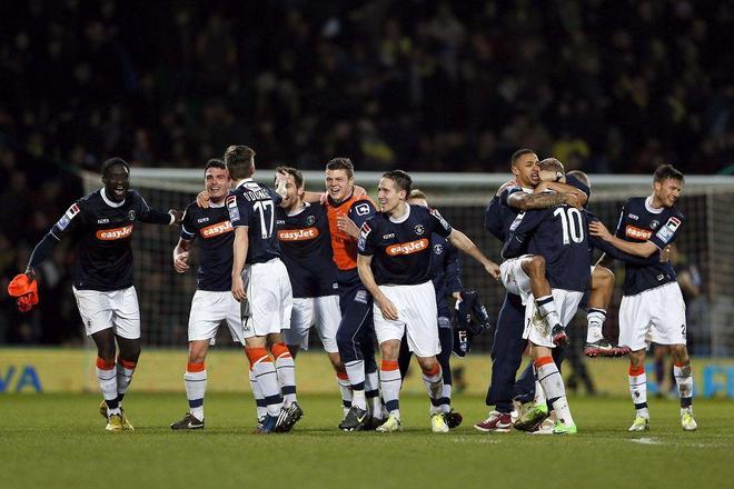 阿德莱德联门将：享受球队氛围，希望元旦前最后两战全取六分（阿德莱德联门将：队内氛围佳，盼元旦前两战全胜取满分）